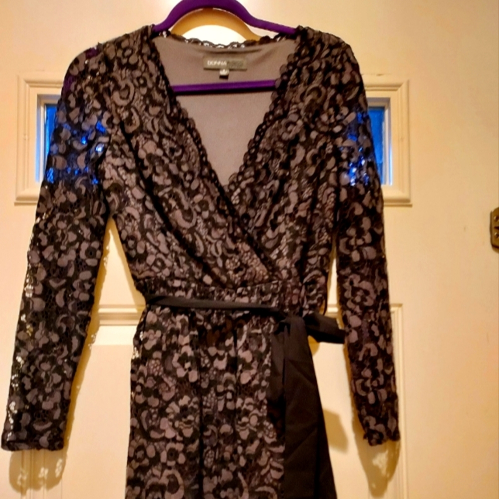 Donna Ricco charcoal Grey lace..size 4